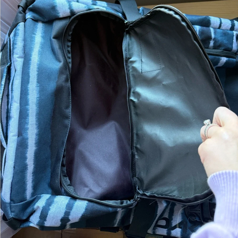 Dakine Split Roller Luggage 110L - like NEW! - Picture 13 of 14